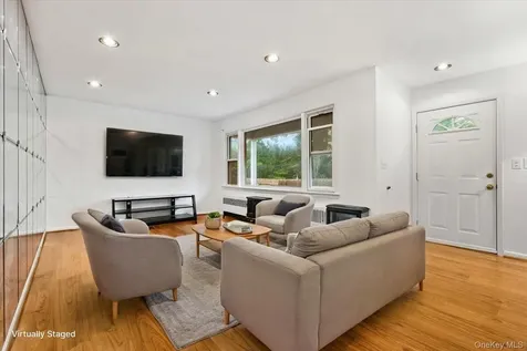21 Frankford Street Hawthorne NY 10532