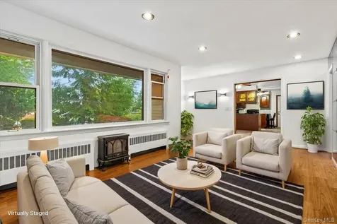 21 Frankford Street Hawthorne NY 10532