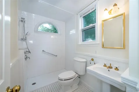 82 Clove Road New Rochelle NY 10801