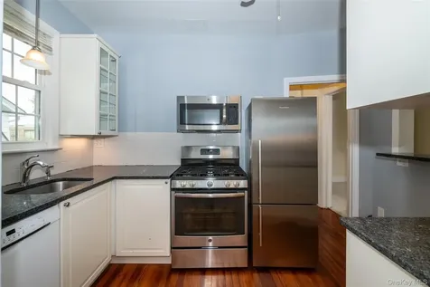 82 Clove Road New Rochelle NY 10801