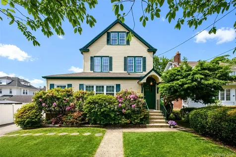 82 Clove Road New Rochelle NY 10801