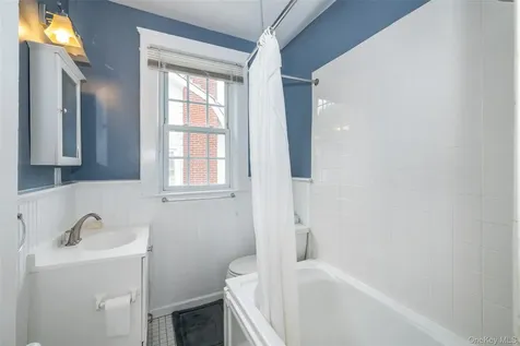 82 Clove Road New Rochelle NY 10801