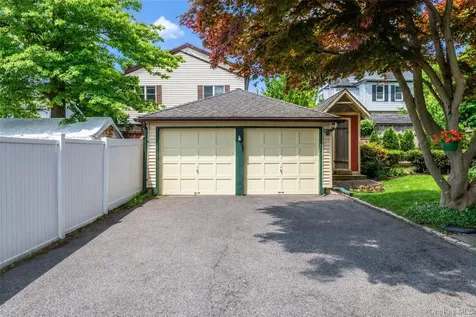 82 Clove Road New Rochelle NY 10801