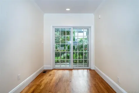 82 Clove Road New Rochelle NY 10801