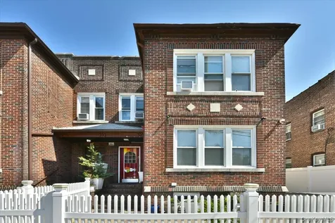 21815 100th Avenue Queens Village NY 11429
