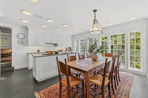 6 Hillair Circle White Plains NY 10605