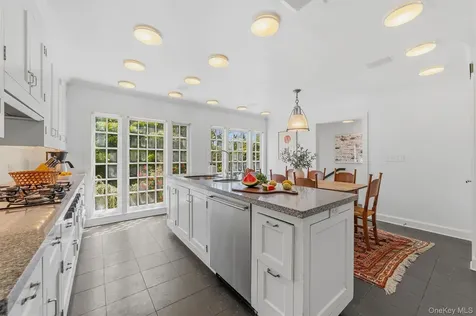 6 Hillair Circle White Plains NY 10605