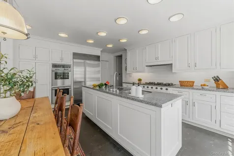 6 Hillair Circle White Plains NY 10605