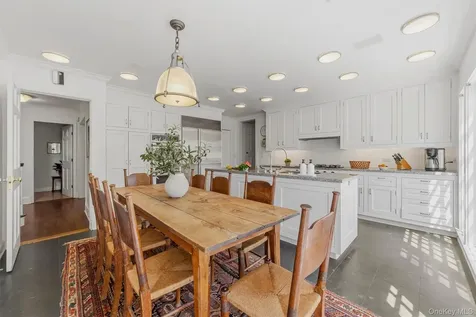 6 Hillair Circle White Plains NY 10605