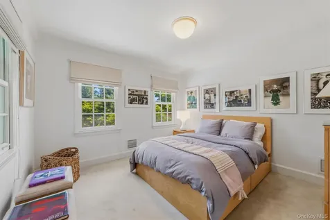 6 Hillair Circle White Plains NY 10605