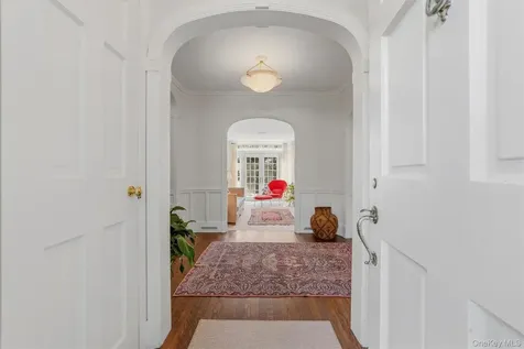 6 Hillair Circle White Plains NY 10605