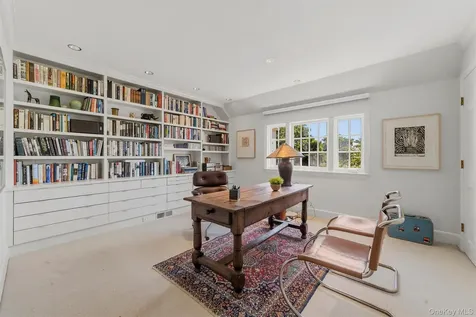 6 Hillair Circle White Plains NY 10605