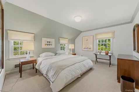 6 Hillair Circle White Plains NY 10605
