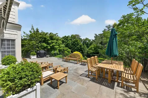 6 Hillair Circle White Plains NY 10605