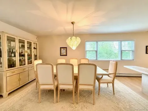 21 Redwood Court Glen Cove NY 11542