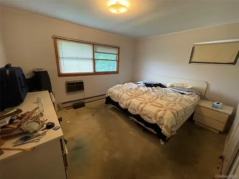 2043 Paddock Road Seaford NY 11783
