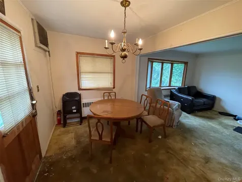 2043 Paddock Road Seaford NY 11783