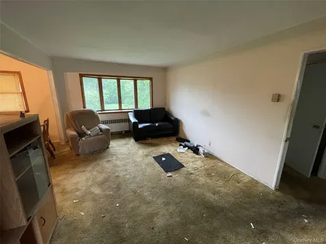 2043 Paddock Road Seaford NY 11783