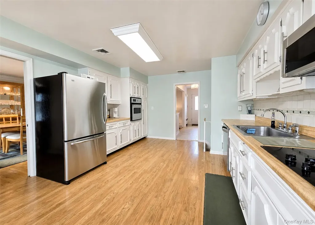 866 Abbott Street East Meadow NY 11554