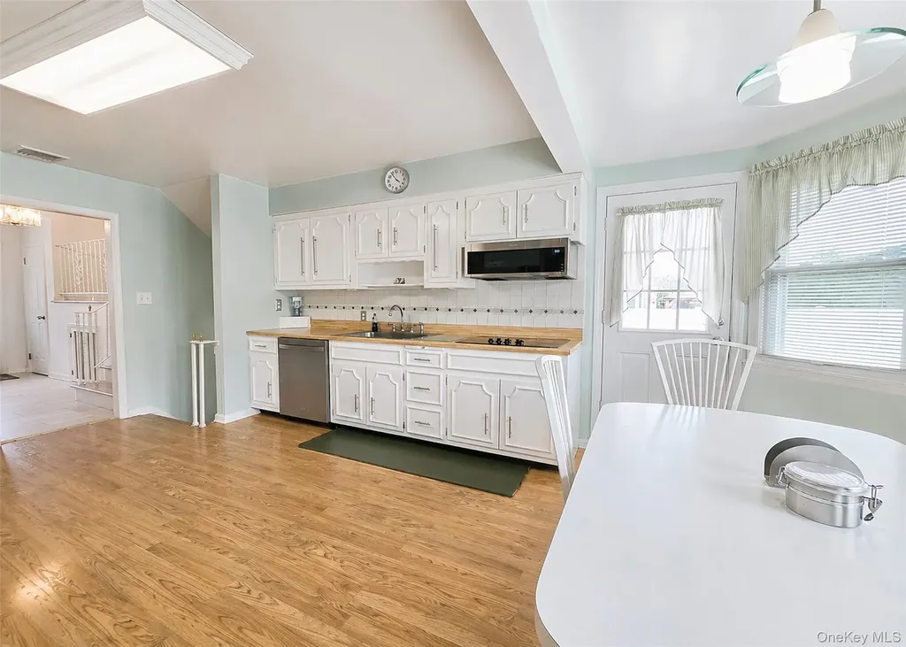 866 Abbott Street East Meadow NY 11554