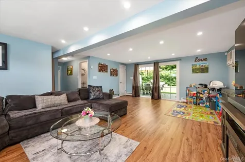 12 Northern Parkway E Plainview NY 11803