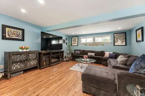 12 Northern Parkway E Plainview NY 11803
