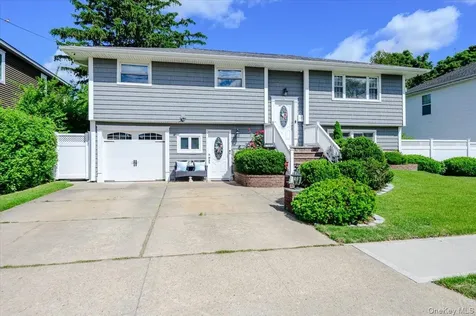 12 Northern Parkway E Plainview NY 11803