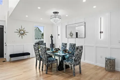 172 Choir Lane Westbury NY 11590