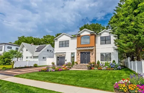 172 Choir Lane Westbury NY 11590