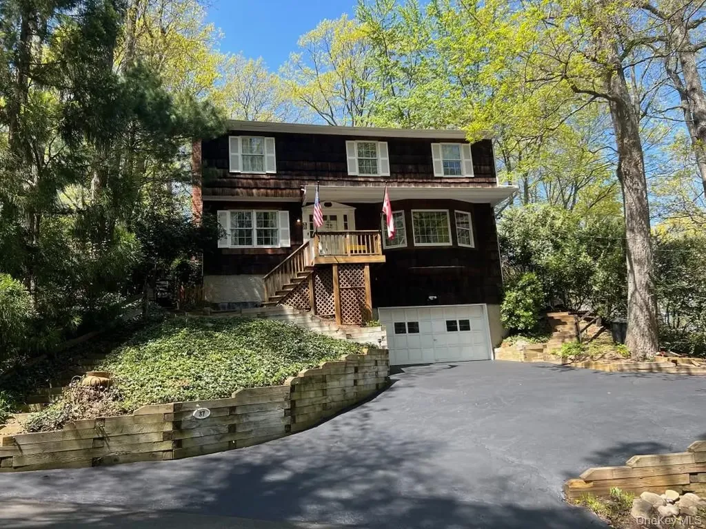 37 Meade Drive Centerport NY 11721