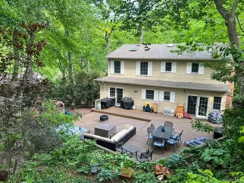 37 Meade Drive Centerport NY 11721