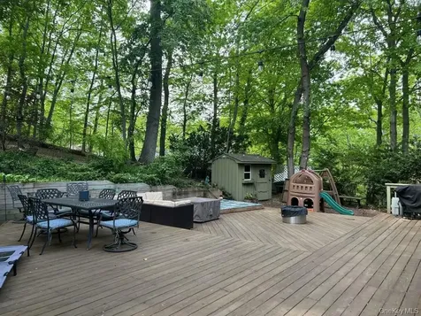 37 Meade Drive Centerport NY 11721