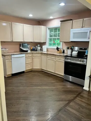 37 Meade Drive Centerport NY 11721