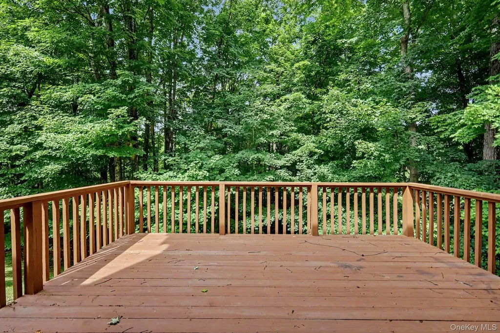 4 Annes Wood Lane Mount Kisco NY 10549