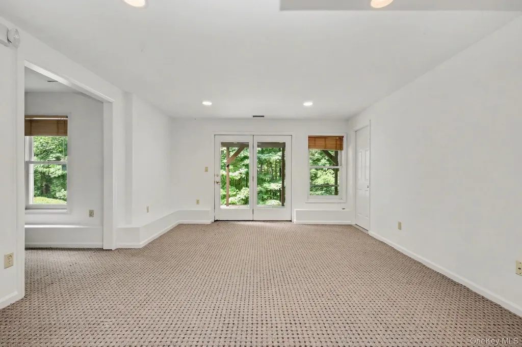 4 Annes Wood Lane Mount Kisco NY 10549