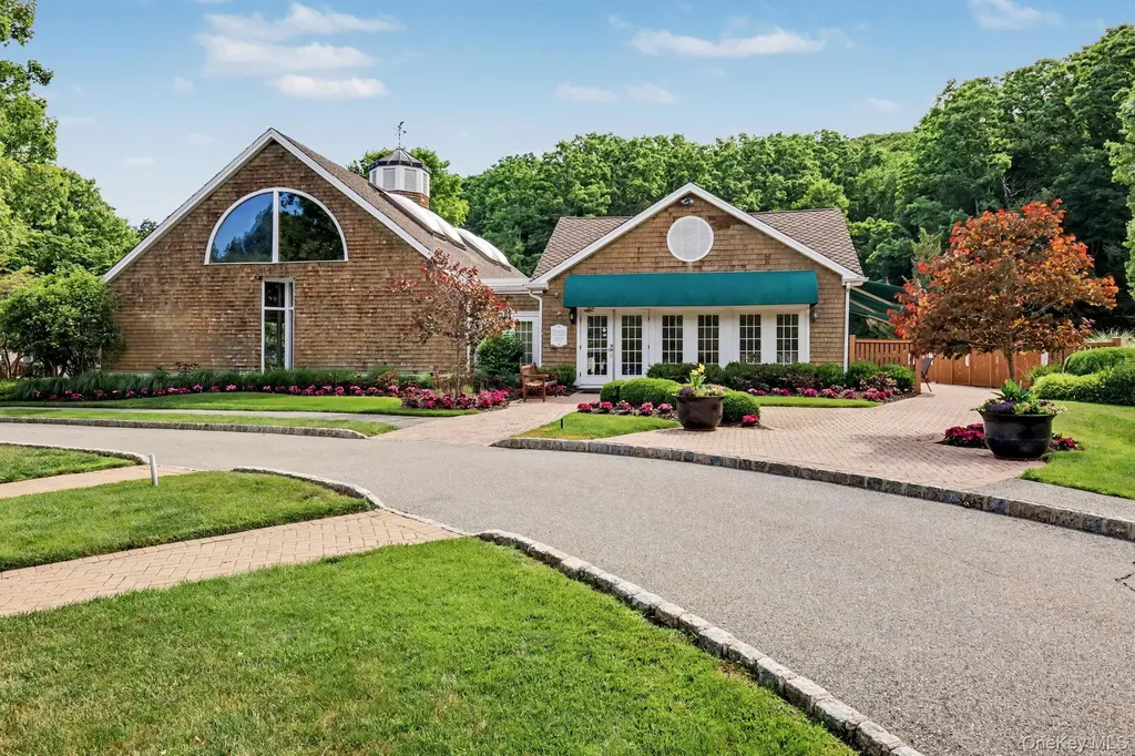4 Annes Wood Lane Mount Kisco NY 10549
