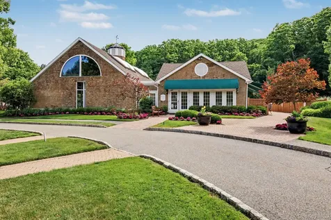 4 Annes Wood Lane Mount Kisco NY 10549
