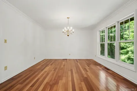 4 Annes Wood Lane Mount Kisco NY 10549