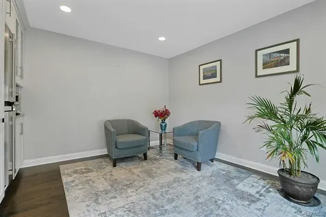60 Pilgrim Court Pearl River NY 10965