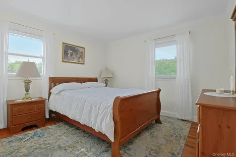 60 Pilgrim Court Pearl River NY 10965