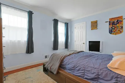 60 Pilgrim Court Pearl River NY 10965