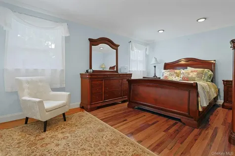 60 Pilgrim Court Pearl River NY 10965