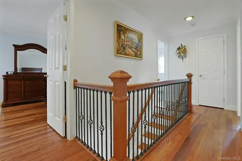 60 Pilgrim Court Pearl River NY 10965