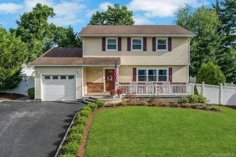 60 Pilgrim Court Pearl River NY 10965