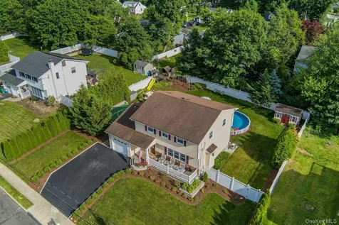 60 Pilgrim Court Pearl River NY 10965