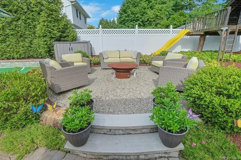 60 Pilgrim Court Pearl River NY 10965