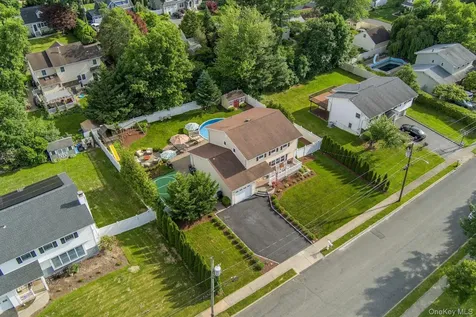 60 Pilgrim Court Pearl River NY 10965