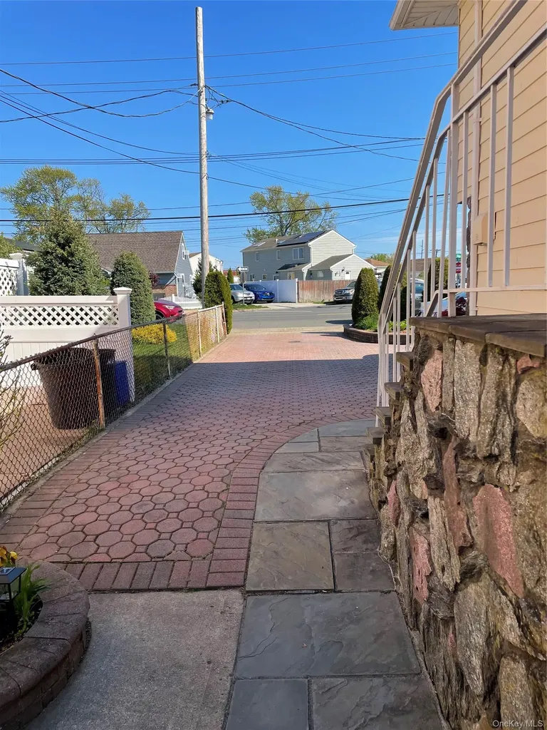554 Long Beach Road Island Park NY 11558