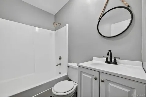 631 Sierra Vista Lane Valley Cottage NY 10989