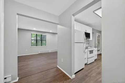 631 Sierra Vista Lane Valley Cottage NY 10989